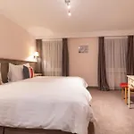 ホテル Central, & Lounge Bar 3*
