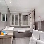 Central, & Lounge Bar Hotel 3*