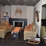 Central, & Lounge Bar 3*
