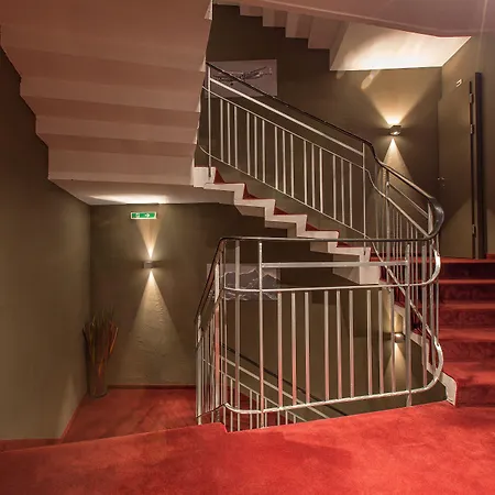 Central, & Lounge Bar Hotel Crans-Montana