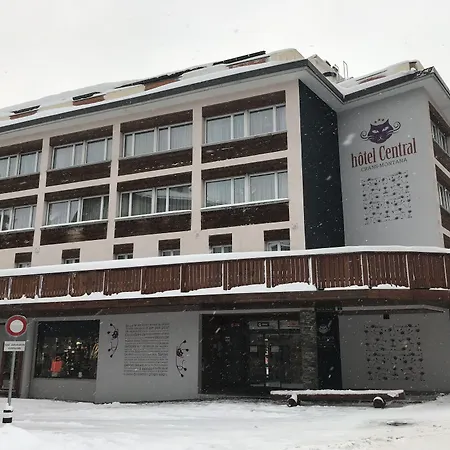 ホテル Central, & Lounge Bar 3*