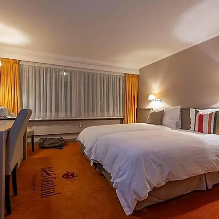 Hotel Central, & Lounge Bar