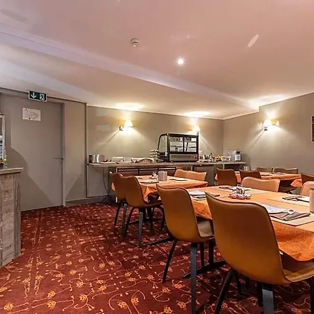 מלון Central, & Lounge Bar
