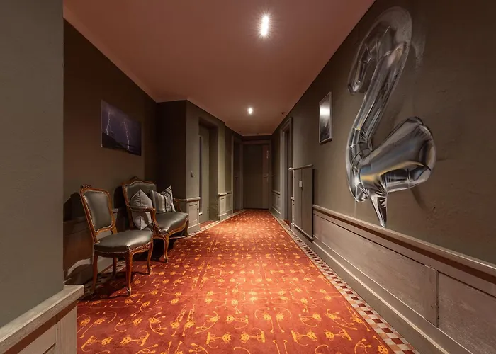 Hotel Central, & Lounge Bar