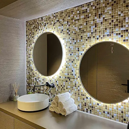 Central, & Lounge Bar Κρανς Μοντάνα