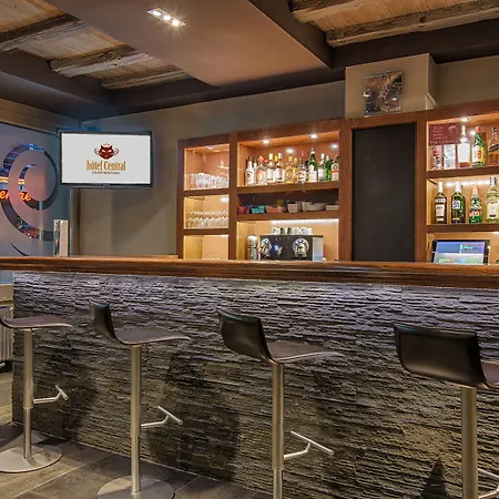 Central, & Lounge Bar Κρανς Μοντάνα