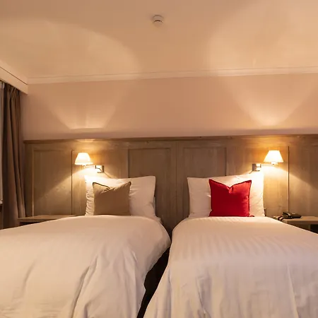 Central, & Lounge Bar Κρανς Μοντάνα